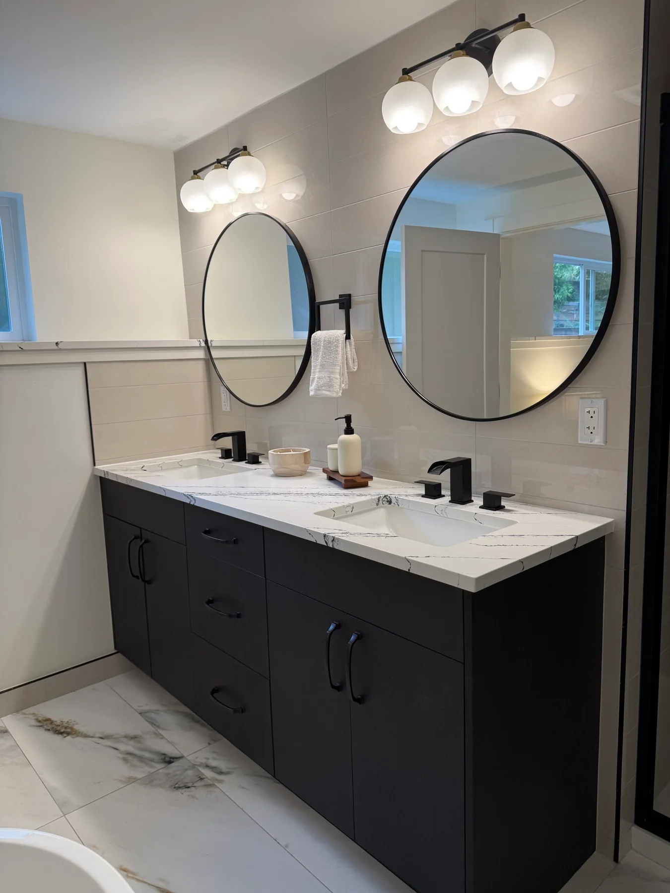 Dekor Black Project completed interior