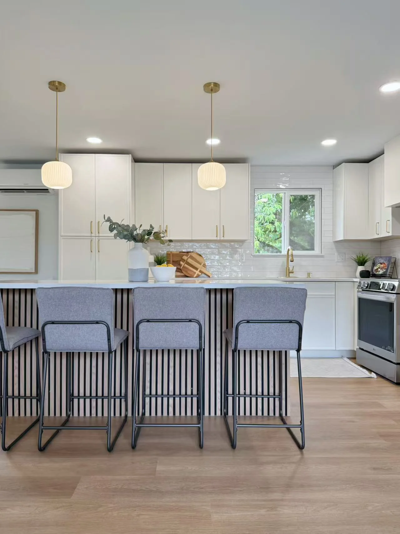 Slim Simply White Project completed interior