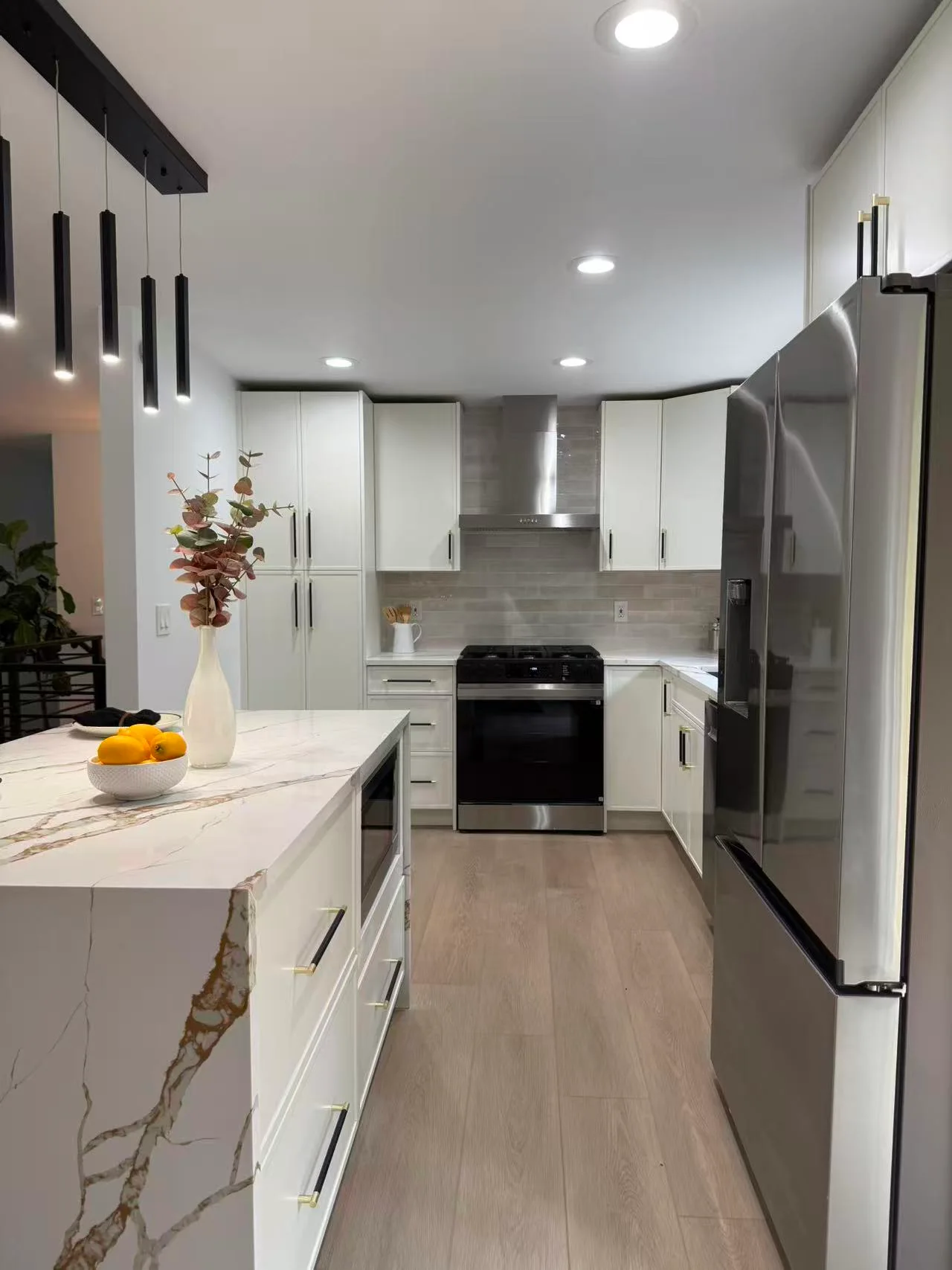 Slim Simply White Project completed interior