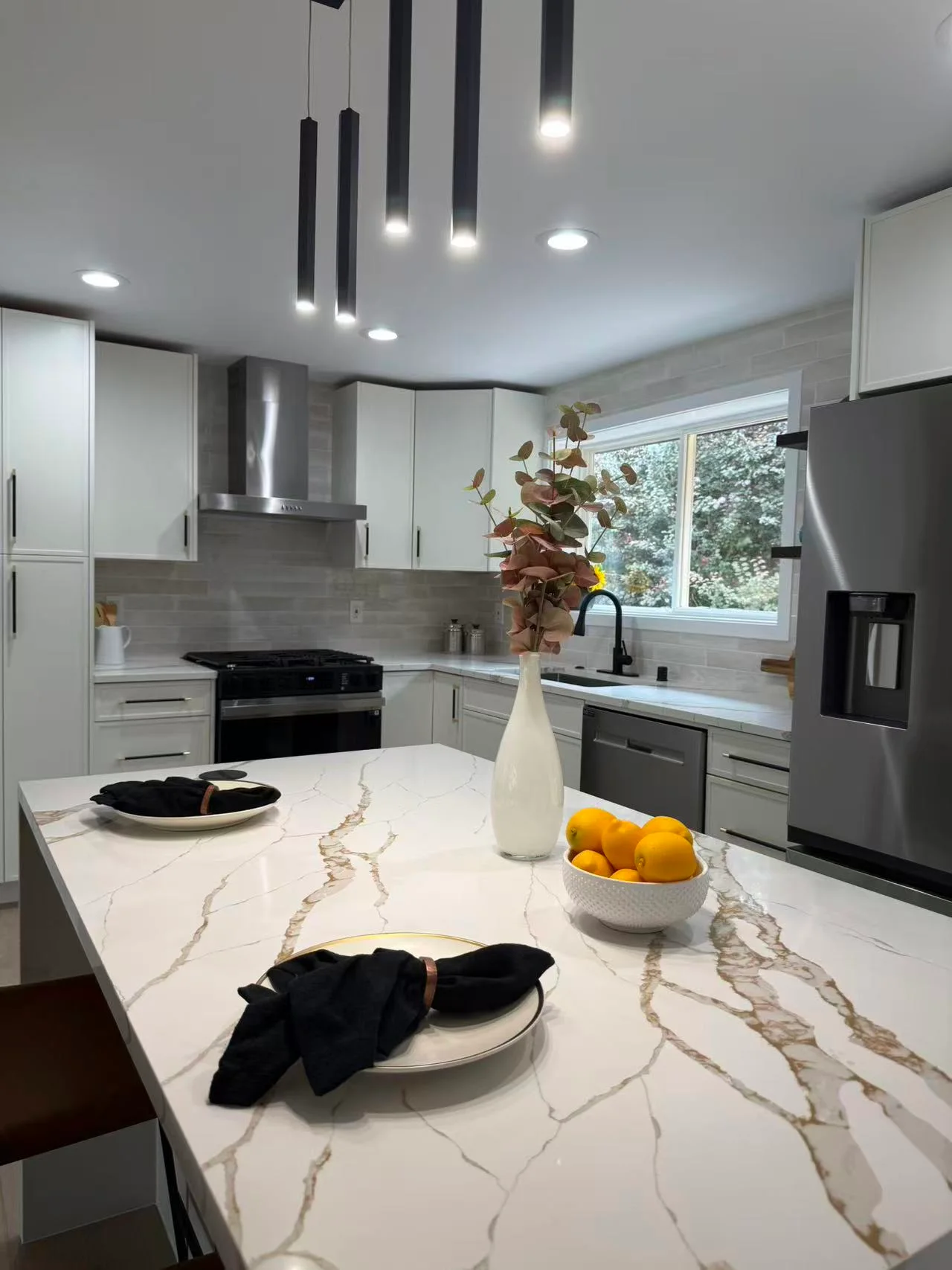 Slim Simply White Project completed interior